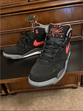 Nike High-Top Sneakers in Black and Red